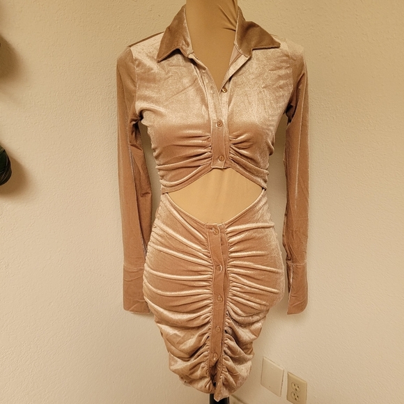 NWT Lacause Tan Velour Ruched Dress with Cut Out at the Stomach - Picture 1 of 5